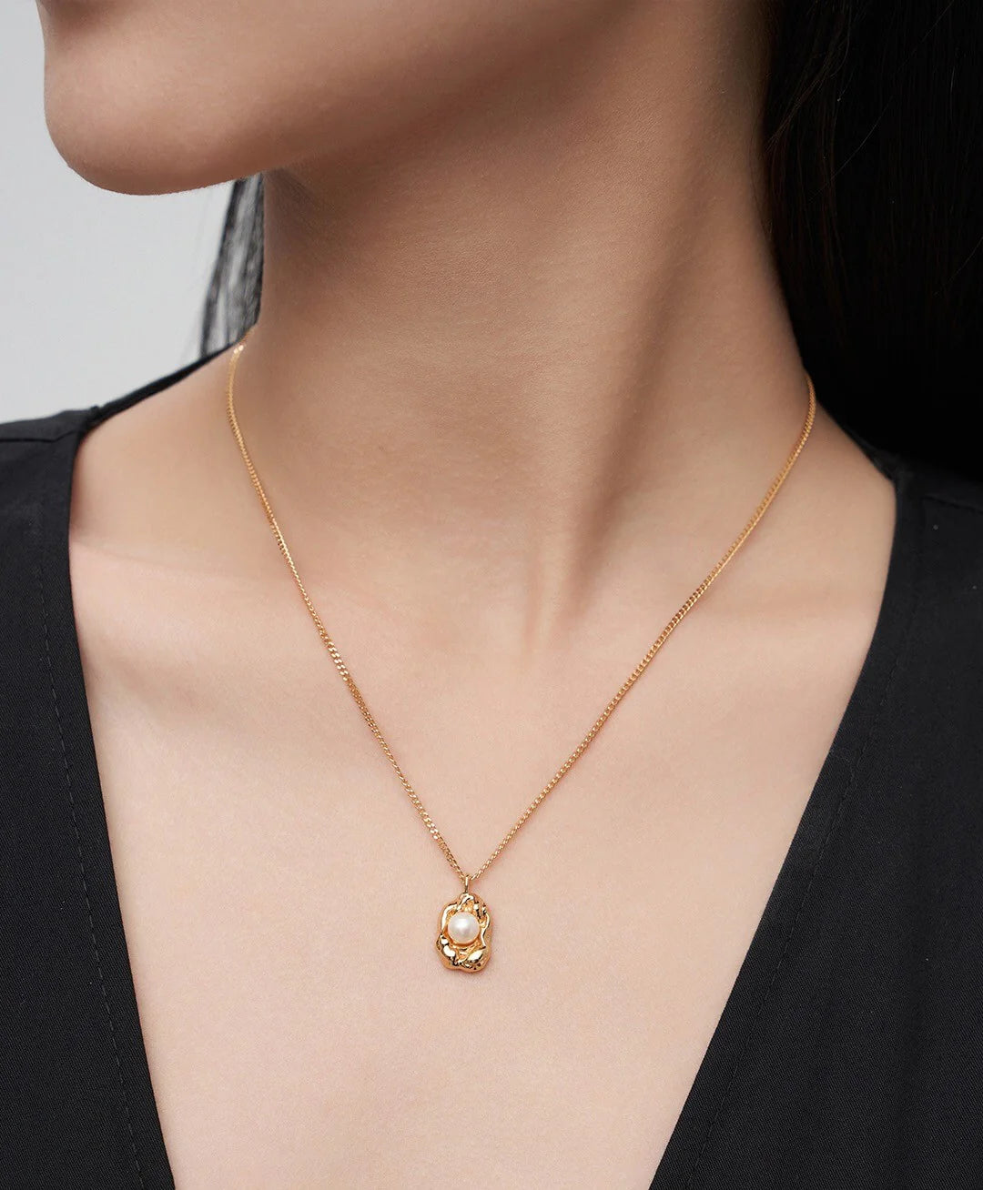 Handmade 18ct Gold Plated or Sterling Silver Dainty Freshwater Pearl Pendant Necklace